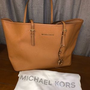 Michael Kors Jet Set Tote Bag